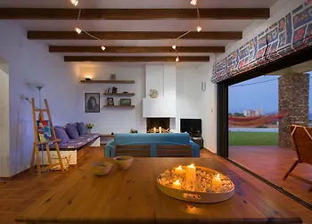Cristelia Luxury Sea Front & Pool Villa Вилла *