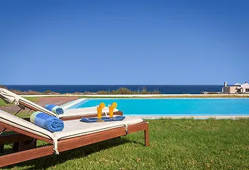 Cristelia Luxury Sea Front & Pool Villa *
